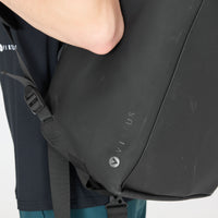 Bassett M Holdall