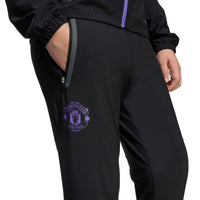 Man Utd 25/26 Football Travel Pants Jnr