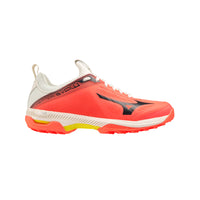 Wave Panthera men's hockey shoes from Mizuno. Neon flame colour