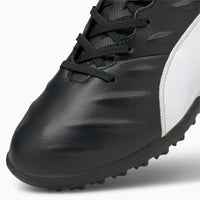 Puma King Pro 21 black/white football boots.